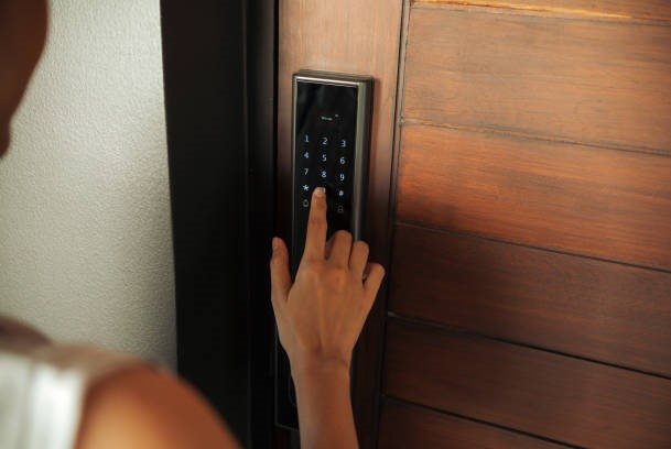10 Astuces pour Rendre sa Porte d’Entrée Blindée Design et Glamour